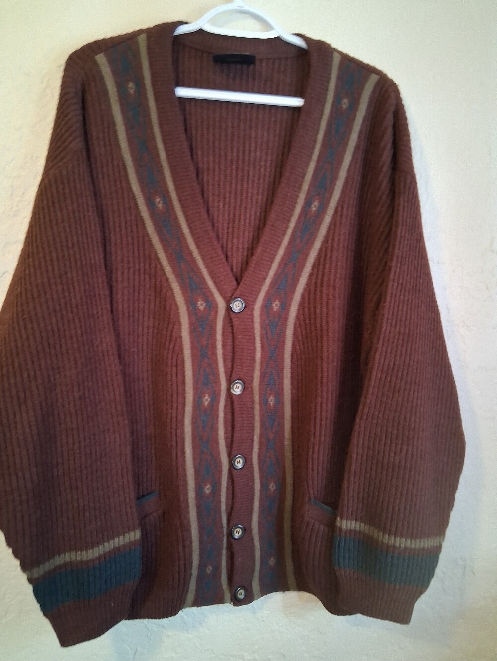 VTG Men's Burgundy Brown Button-Front V-Neck Cardigan with Patterned Trim Sz L